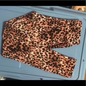 Tween size leopard print LulaRoe leggings!